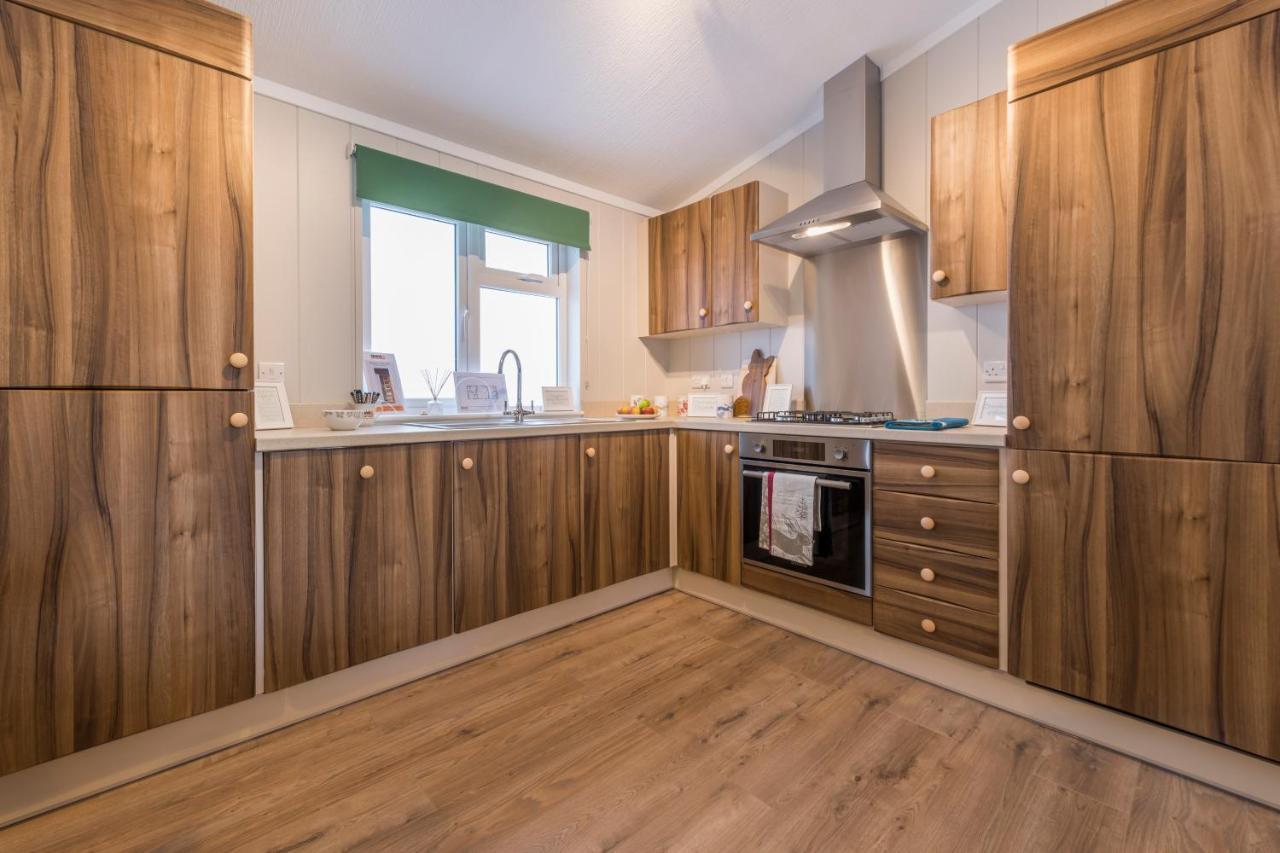 Brackenborough Lakes Resort Лаут Экстерьер фото